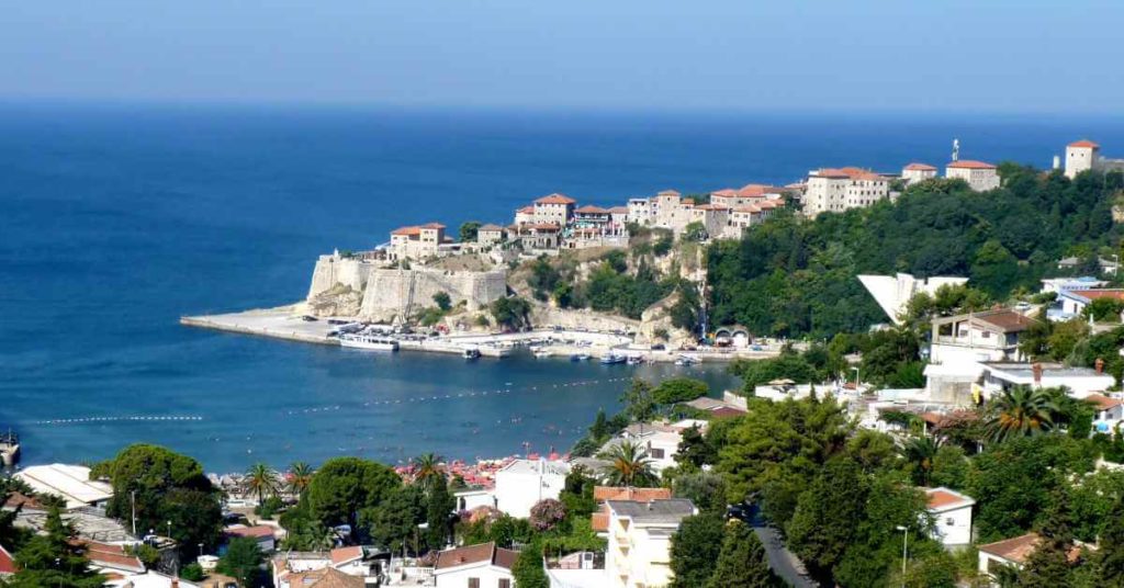 Ulcinj panorama grada u Crnoj Gori na moru